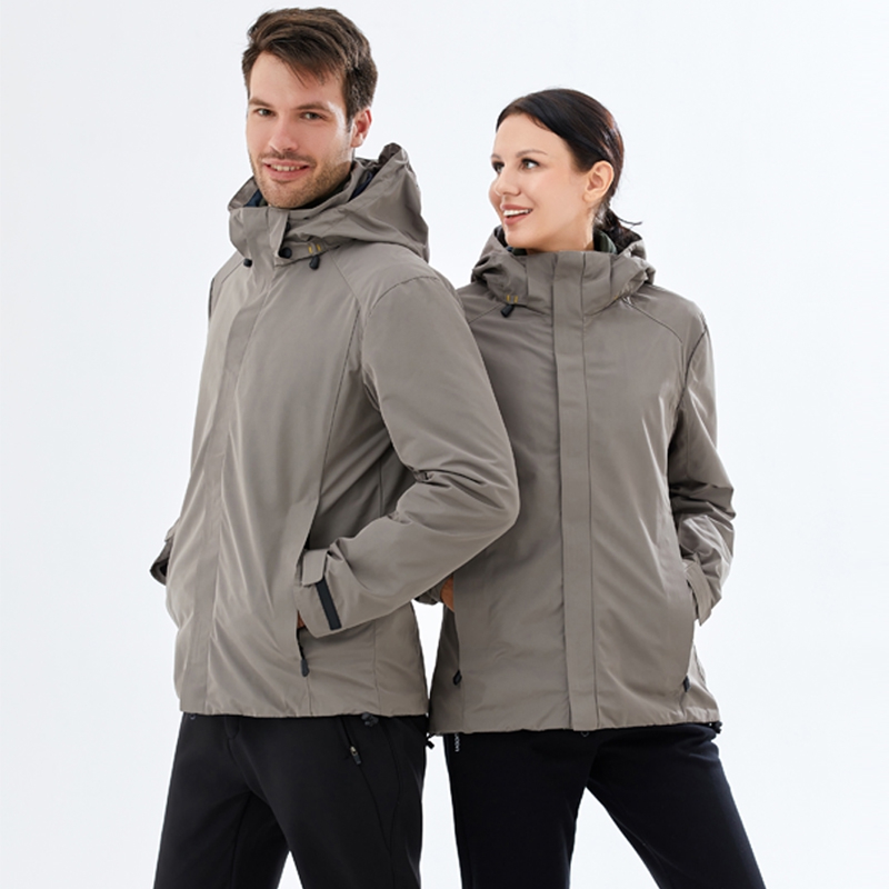 白色冲锋衣搭配什么裤子难看 (白色冲锋衣搭配)